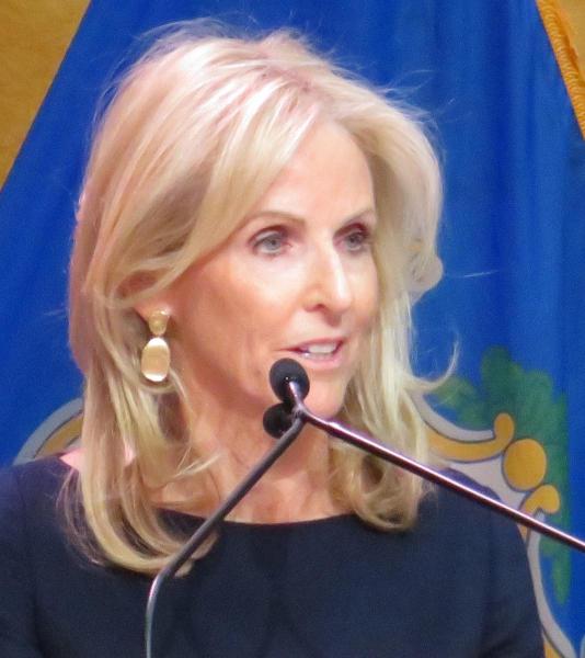 Annie%20Lamont%20by%20MK